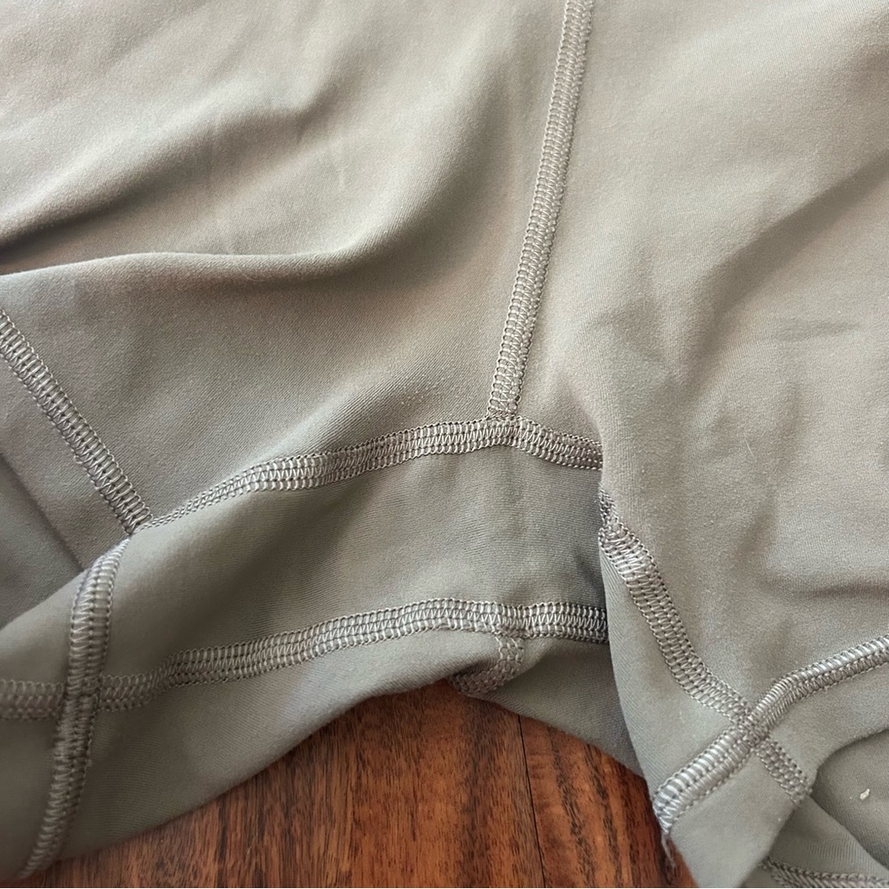 Lululemon Align High Rise Shorts 4” - Picture 2 of 7